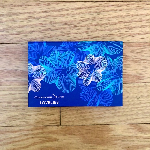 Coloured Raine "Lovelies" eyeshadow palette - Picture 2 of 8